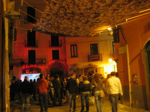 Corteo sospeso